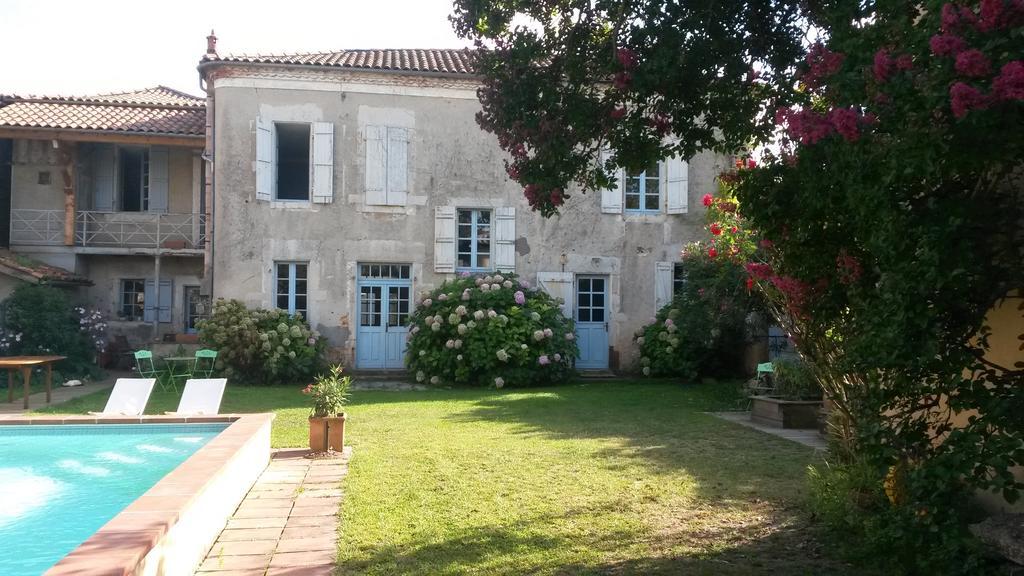 Maison Arriu Panzió Montaut  Kültér fotó